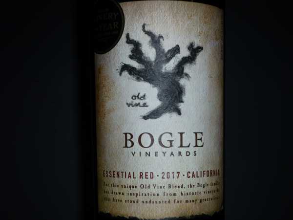 Bogle Essential Red 2017